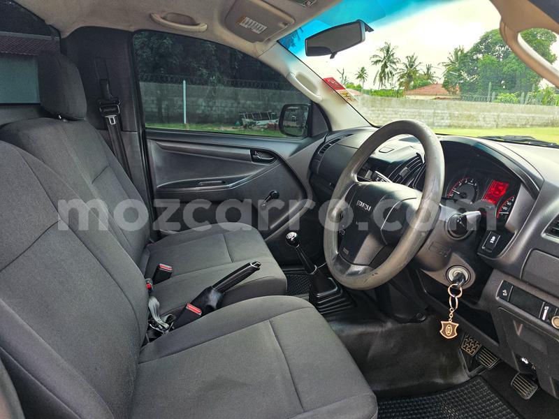 Big with watermark isuzu d max maputo maputo 42155