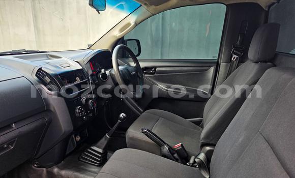 Comprar Usado Isuzu D-MAX Branco Carro em Maputo em Maputo Comprar Usado Isuzu D-MAX Branco Carro em Maputo em Maputo