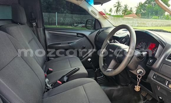 Comprar Usado Isuzu D-MAX Branco Carro em Maputo em Maputo Comprar Usado Isuzu D-MAX Branco Carro em Maputo em Maputo