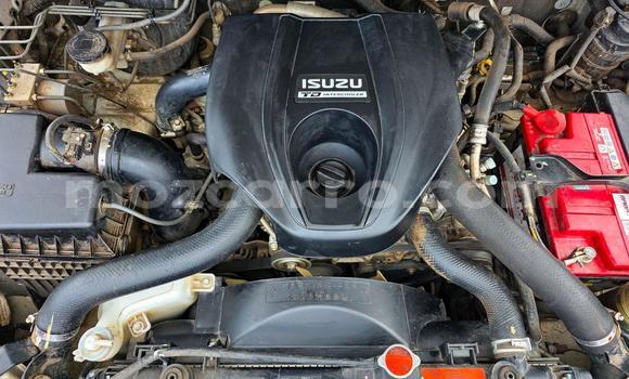 Comprar Usado Isuzu D-MAX Branco Carro em Maputo em Maputo Comprar Usado Isuzu D-MAX Branco Carro em Maputo em Maputo