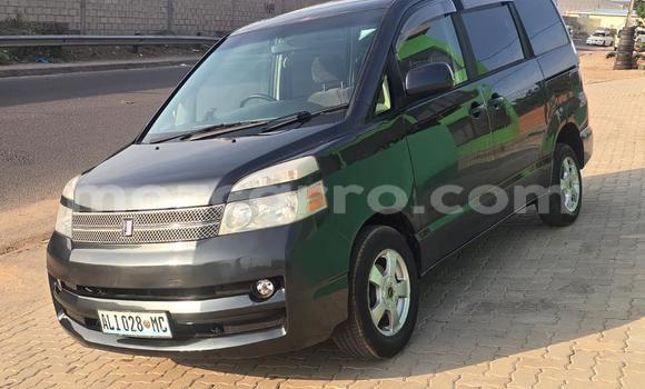 Comprar Novo Toyota Voxy Preto Carro em Maputo em Maputo