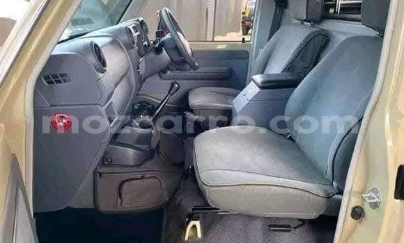 Comprar Usado Toyota Land Cruiser Bege Carro em Maputo em Maputo Comprar Usado Toyota Land Cruiser Bege Carro em Maputo em Maputo