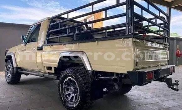 Comprar Usado Toyota Land Cruiser Bege Carro em Maputo em Maputo Comprar Usado Toyota Land Cruiser Bege Carro em Maputo em Maputo