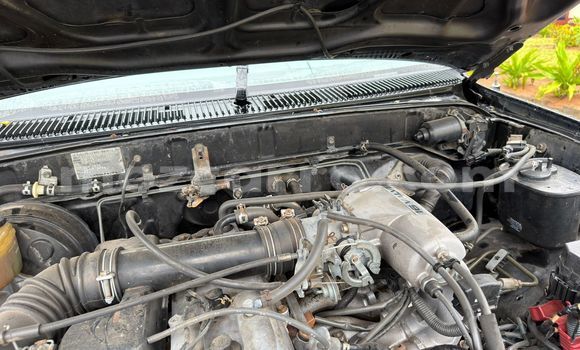 Nunua Ilio tumika Toyota Hilux Surf Nyeusi Gari ndani ya Maputo nchini Maputo Nunua Ilio tumika Toyota Hilux Surf Nyeusi Gari ndani ya Maputo nchini Maputo