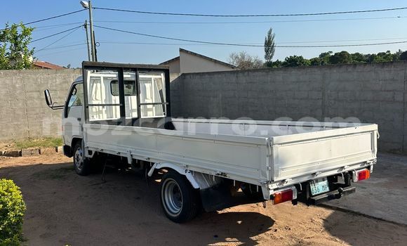 Nunua Ilio tumika Toyota Dyna Nyeupe Gari ndani ya Maputo nchini Maputo Nunua Ilio tumika Toyota Dyna Nyeupe Gari ndani ya Maputo nchini Maputo