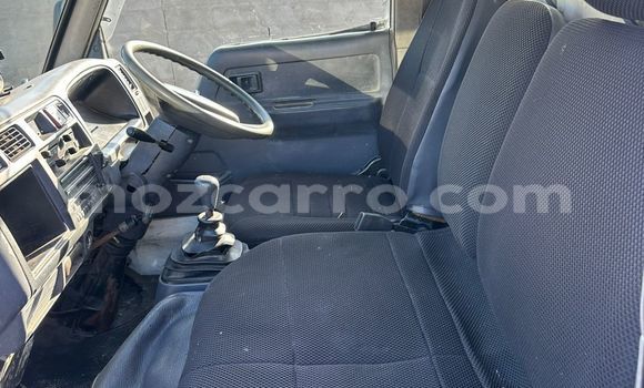 Nunua Ilio tumika Toyota Dyna Nyeupe Gari ndani ya Maputo nchini Maputo Nunua Ilio tumika Toyota Dyna Nyeupe Gari ndani ya Maputo nchini Maputo