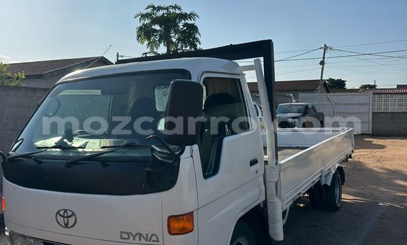 Nunua Ilio tumika Toyota Dyna Nyeupe Gari ndani ya Maputo nchini Maputo Nunua Ilio tumika Toyota Dyna Nyeupe Gari ndani ya Maputo nchini Maputo