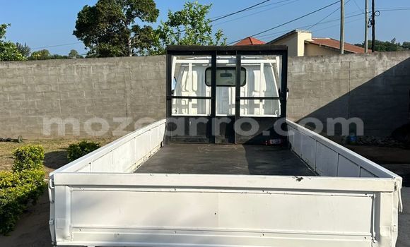 Nunua Ilio tumika Toyota Dyna Nyeupe Gari ndani ya Maputo nchini Maputo Nunua Ilio tumika Toyota Dyna Nyeupe Gari ndani ya Maputo nchini Maputo