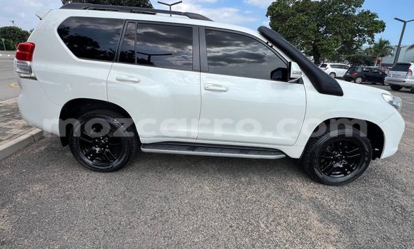 Buy Used Toyota Land Cruiser Prado White Car in Maputo in Maputo
