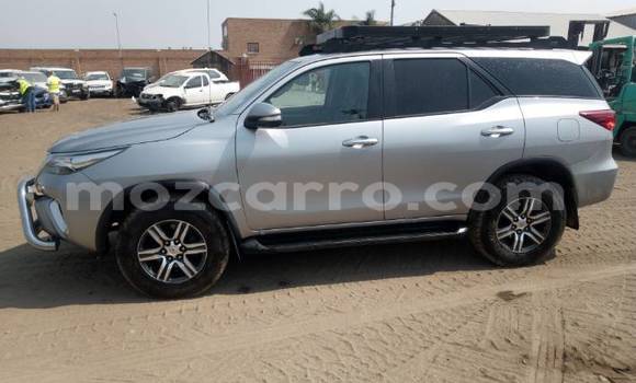 Buy Used Toyota Fortuner Silver Car in Beira in Sofala Buy Used Toyota Fortuner Silver Car in Beira in Sofala