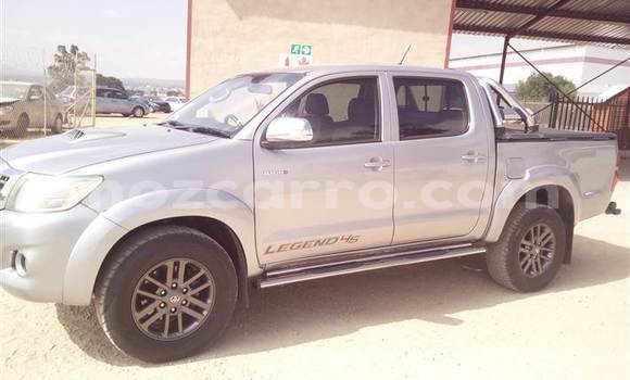 Nunua Ilio tumika Toyota Hilux Fedha Gari ndani ya Maputo nchini Maputo Nunua Ilio tumika Toyota Hilux Fedha Gari ndani ya Maputo nchini Maputo
