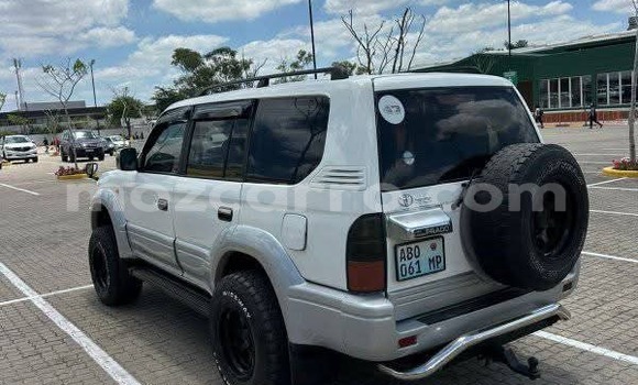 Comprar Usado Toyota Land Cruiser Prado Branco Carro em Maputo em Maputo Comprar Usado Toyota Land Cruiser Prado Branco Carro em Maputo em Maputo