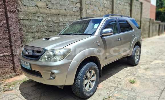 Tenga Tsaru Toyota Fortuner Bhurawuni Mota in Maputo in Maputo Tenga Tsaru Toyota Fortuner Bhurawuni Mota in Maputo in Maputo