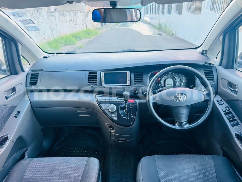 Big with watermark toyota isis maputo maputo 42271