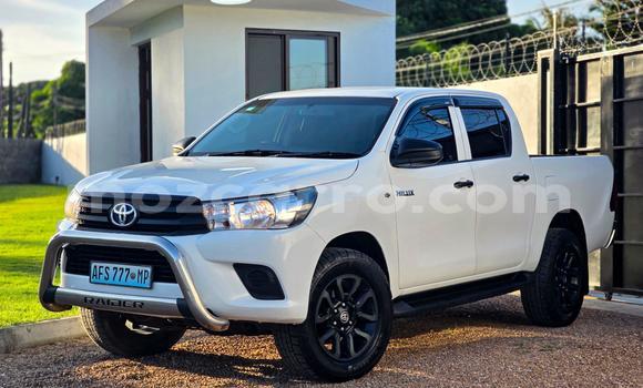 Buy Used Toyota Hilux White Car in Maputo in Maputo Buy Used Toyota Hilux White Car in Maputo in Maputo