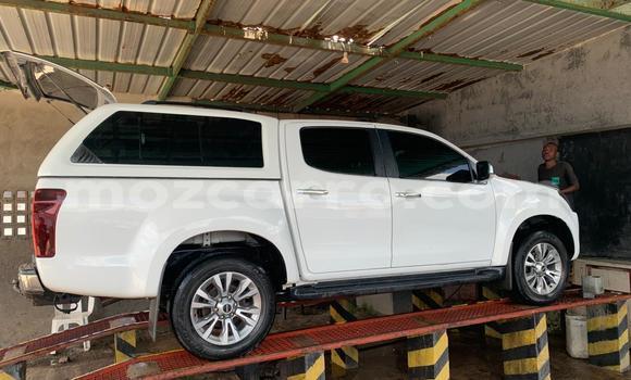 Tenga Tsaru Isuzu D-MAX Chena Mota in Maputo in Maputo