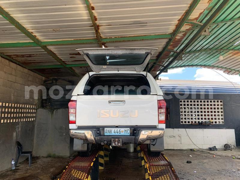 Big with watermark isuzu d max maputo maputo 42291