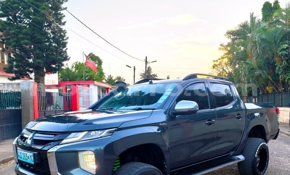Nunua Ilio tumika Mitsubishi Triton Nyeusi Gari ndani ya Maputo nchini Maputo Nunua Ilio tumika Mitsubishi Triton Nyeusi Gari ndani ya Maputo nchini Maputo