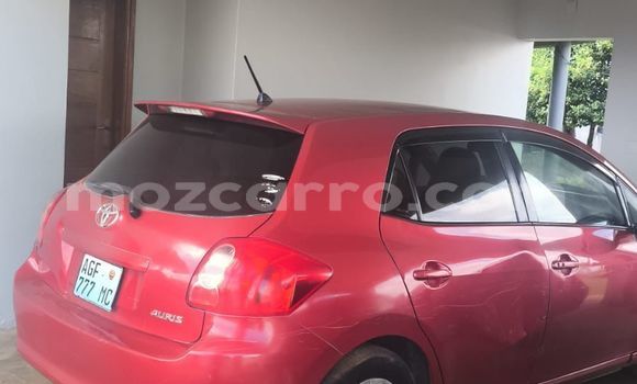 Comprar Usado Toyota Auris Vermelho Carro em Maputo em Maputo