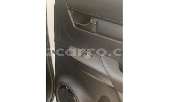 Tenga Imported Toyota Hilux Chena Mota in Import - Dubai in Cabo Delgado Tenga Imported Toyota Hilux Chena Mota in Import - Dubai in Cabo Delgado