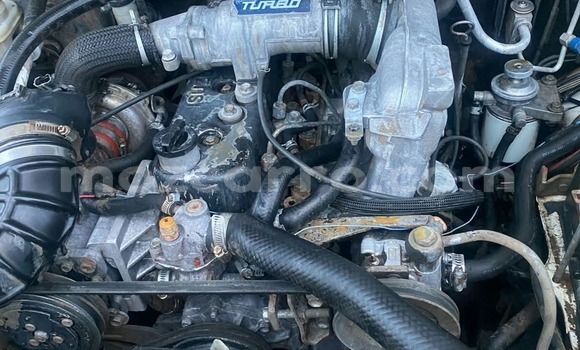 Comprar Usado Isuzu KB Branco Carro em Maputo em Maputo Comprar Usado Isuzu KB Branco Carro em Maputo em Maputo