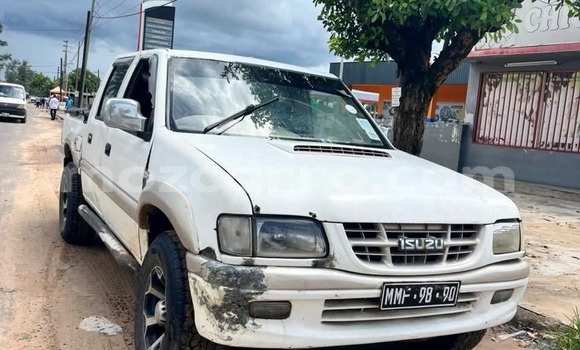 Comprar Usado Isuzu KB Branco Carro em Maputo em Maputo Comprar Usado Isuzu KB Branco Carro em Maputo em Maputo