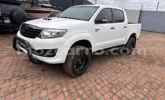 Nunua Ilio tumika Toyota Hilux Nyeupe Gari ndani ya Maputo nchini Maputo Nunua Ilio tumika Toyota Hilux Nyeupe Gari ndani ya Maputo nchini Maputo