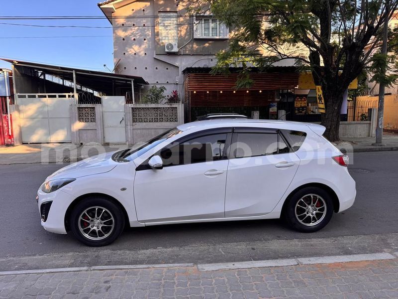 Big with watermark mazda axela maputo maputo 42400