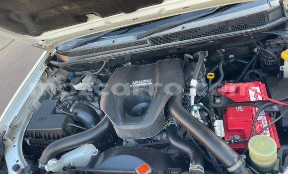 Buy Used Isuzu D-MAX White Car in Maputo in Maputo Buy Used Isuzu D-MAX White Car in Maputo in Maputo