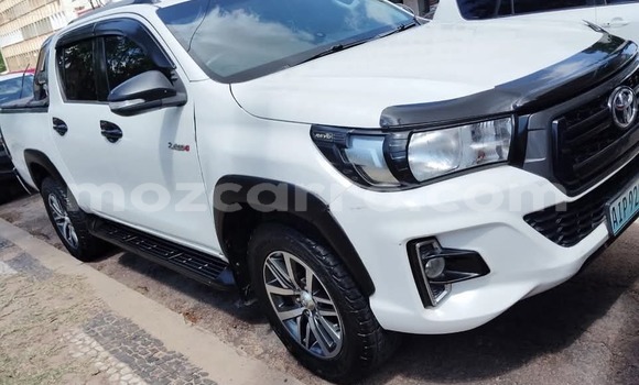 Buy Used Toyota Hilux White Car in Maputo in Maputo Buy Used Toyota Hilux White Car in Maputo in Maputo