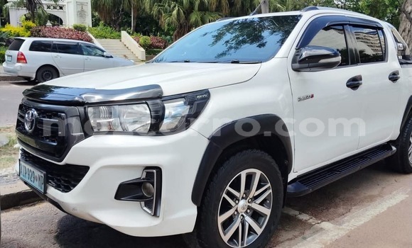 Buy Used Toyota Hilux White Car in Maputo in Maputo Buy Used Toyota Hilux White Car in Maputo in Maputo