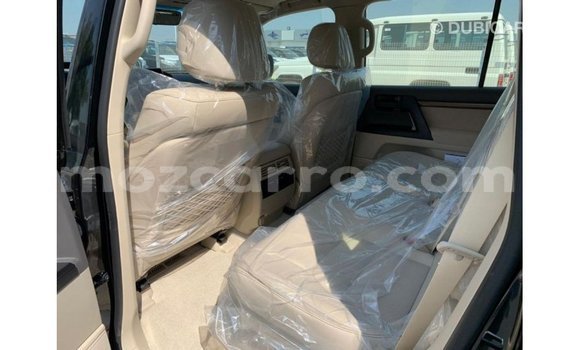 Nunua Imported Toyota Land Cruiser Nyeusi Gari ndani ya Import - Dubai nchini Cabo Delgado Nunua Imported Toyota Land Cruiser Nyeusi Gari ndani ya Import - Dubai nchini Cabo Delgado