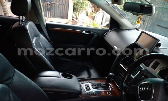Buy Used Audi Q7 White Car in Maputo in Maputo Buy Used Audi Q7 White Car in Maputo in Maputo