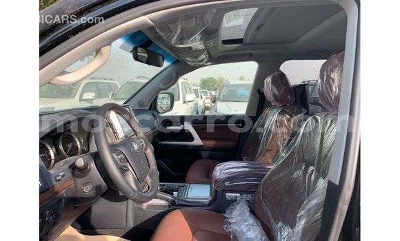 Nunua Imported Toyota Land Cruiser Nyeusi Gari ndani ya Import - Dubai nchini Cabo Delgado Nunua Imported Toyota Land Cruiser Nyeusi Gari ndani ya Import - Dubai nchini Cabo Delgado