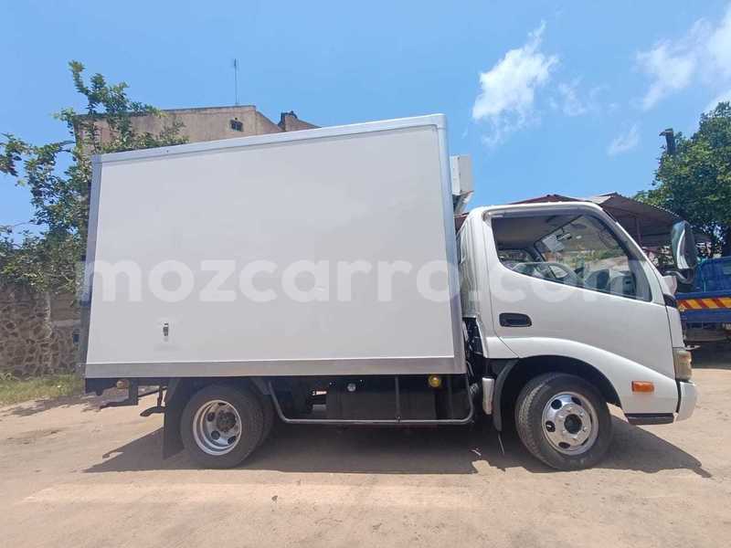 Big with watermark toyota dyna maputo maputo 42445