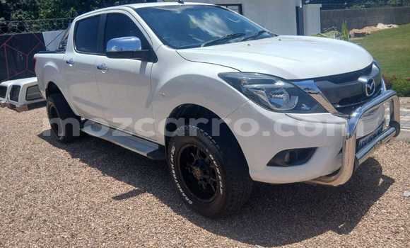 Comprar Usado Mazda BT-50 Branco Carro em Maputo em Maputo