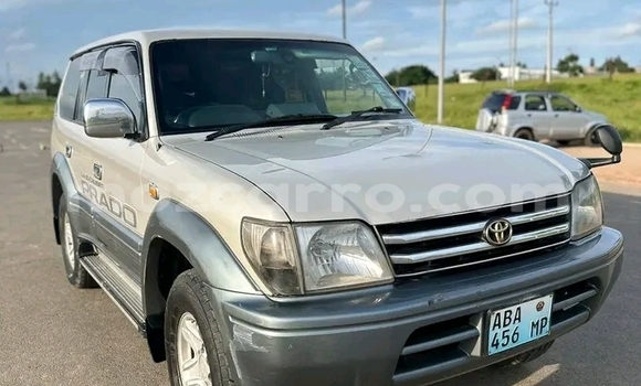 Comprar Usado Toyota Prado Other Carro em Búzi em Sofala Comprar Usado Toyota Prado Other Carro em Búzi em Sofala