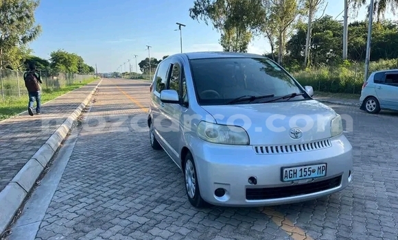 Comprar Usado Toyota Porte Branco Carro em Búzi em Sofala Comprar Usado Toyota Porte Branco Carro em Búzi em Sofala