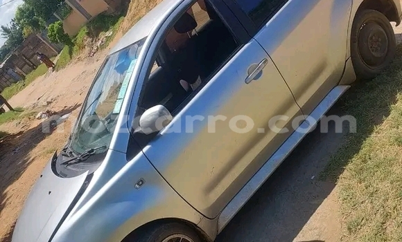 Comprar Usado Toyota IST Other Carro em Búzi em Sofala Comprar Usado Toyota IST Other Carro em Búzi em Sofala