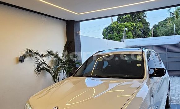 Tenga Tsaru BMW X3 Chena Mota in Maputo in Maputo