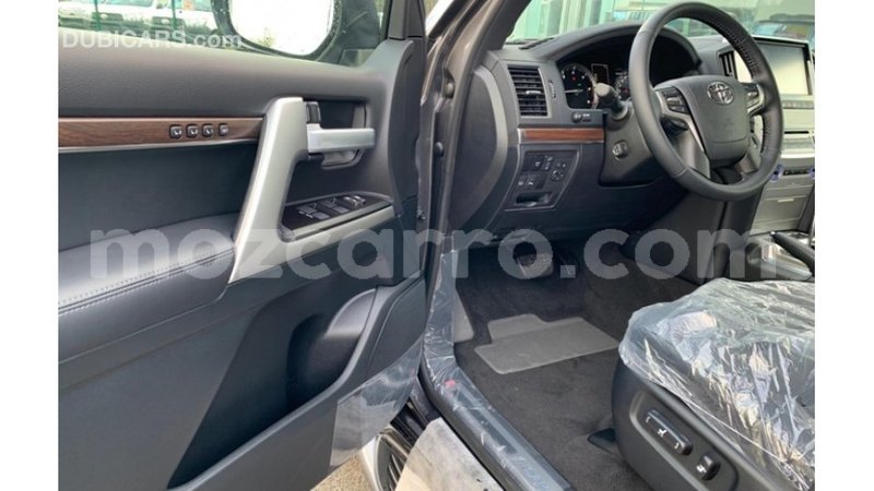 Big with watermark toyota land cruiser cabo delgado import dubai 6395