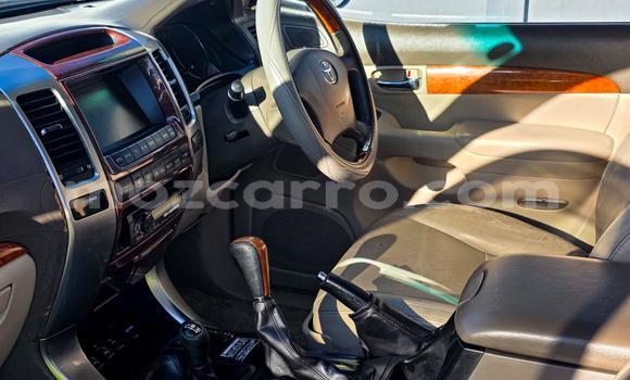 Nunua Ilio tumika Toyota Land Cruiser Prado Nyeupe Gari ndani ya Maputo nchini Maputo Nunua Ilio tumika Toyota Land Cruiser Prado Nyeupe Gari ndani ya Maputo nchini Maputo