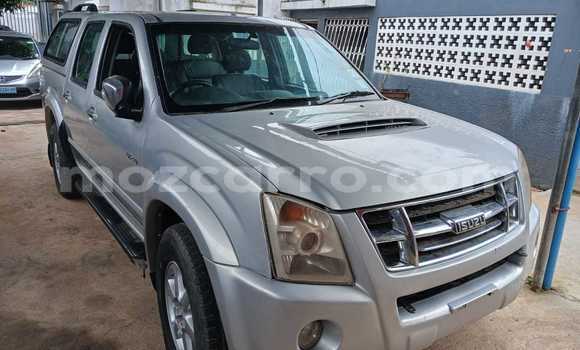 Comprar Usado Isuzu KB Prata Carro em Maputo em Maputo Comprar Usado Isuzu KB Prata Carro em Maputo em Maputo