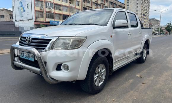 Comprar Usado Toyota Hilux Branco Carro em Maputo em Maputo