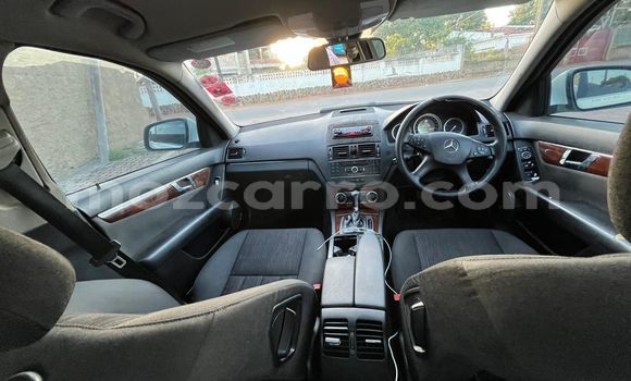 Tenga Tsaru Mercedes‒Benz C-Class Chena Mota in Maputo in Maputo Tenga Tsaru Mercedes‒Benz C-Class Chena Mota in Maputo in Maputo