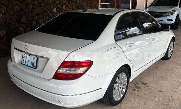 Tenga Tsaru Mercedes‒Benz C-Class Chena Mota in Maputo in Maputo Tenga Tsaru Mercedes‒Benz C-Class Chena Mota in Maputo in Maputo
