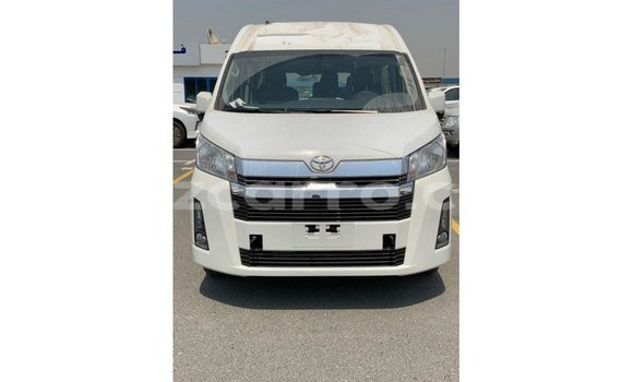 Comprar Importar Toyota Hiace Branco Carro em Import - Dubai em Cabo Delgado Comprar Importar Toyota Hiace Branco Carro em Import - Dubai em Cabo Delgado