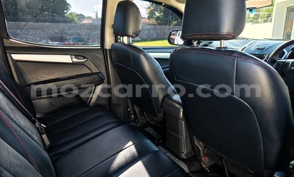 Comprar Usado Isuzu D-MAX Branco Carro em Maputo em Maputo Comprar Usado Isuzu D-MAX Branco Carro em Maputo em Maputo