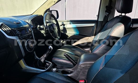 Comprar Usado Isuzu D-MAX Branco Carro em Maputo em Maputo Comprar Usado Isuzu D-MAX Branco Carro em Maputo em Maputo