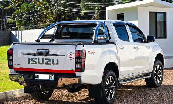 Comprar Usado Isuzu D-MAX Branco Carro em Maputo em Maputo Comprar Usado Isuzu D-MAX Branco Carro em Maputo em Maputo